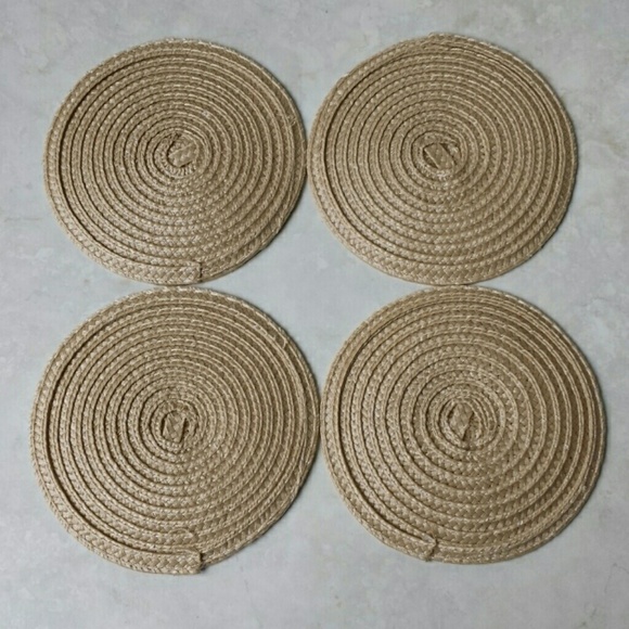 NWOT set of 4 wicker coasters - Picture 4 of 4